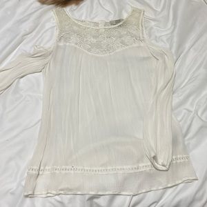 Off white blouse, cut out shoulders